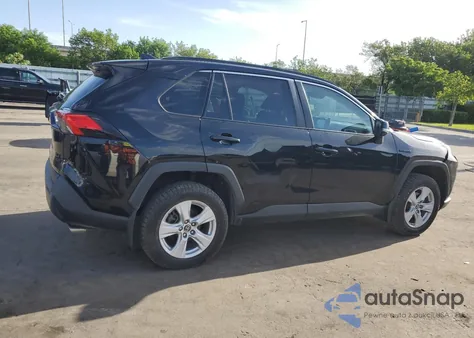 2020 Toyota Rav4 Xle z USA, uszkodzony, nr VIN 2T3RWRFV7LW082757